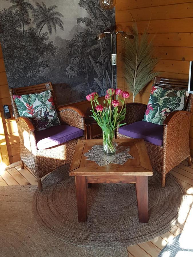 Romantisch Huisje Nabij Het Strand Met Uitzicht Op De Tulpenvelden ユリアーナドルプ エクステリア 写真